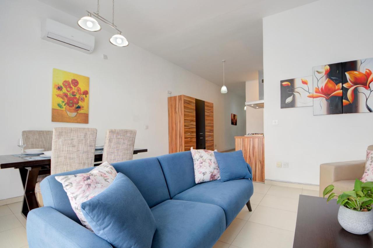 St Julians 2 Bedroom Apartment With Commanding Seaviews By Shortletsmalta Saint Julian's Dış mekan fotoğraf