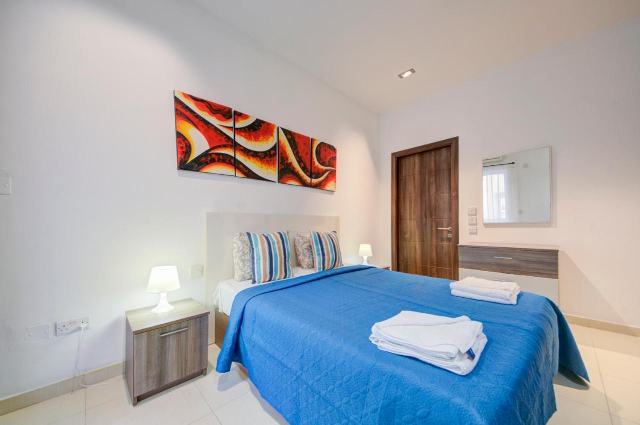 St Julians 2 Bedroom Apartment With Commanding Seaviews By Shortletsmalta Saint Julian's Dış mekan fotoğraf