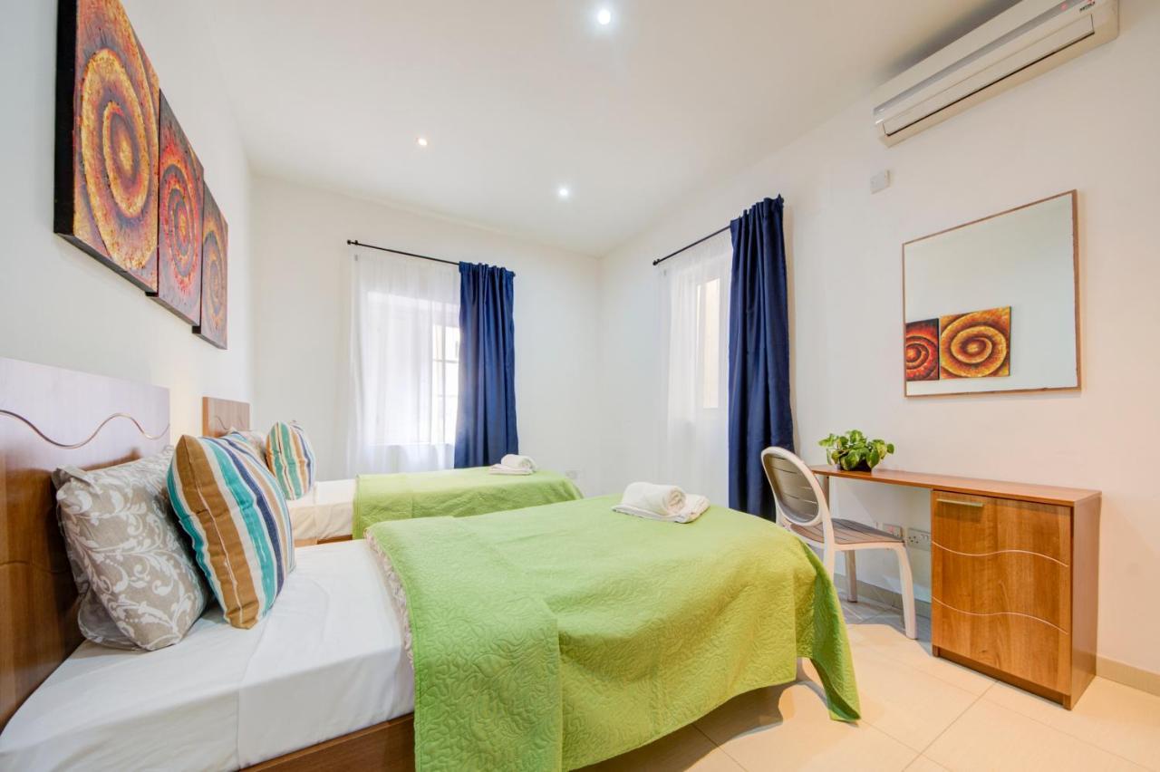 St Julians 2 Bedroom Apartment With Commanding Seaviews By Shortletsmalta Saint Julian's Dış mekan fotoğraf
